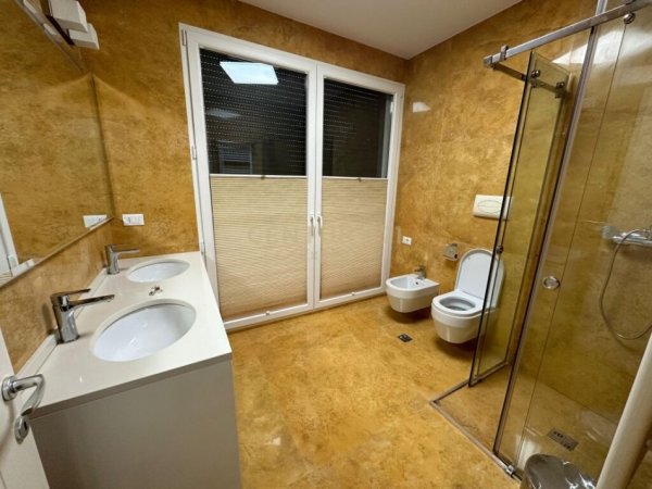 Tirane, jepet me qera Vile 2 Katshe Kati 2, 533 m² 2.200 € (LONG HILL RESIDENCE)