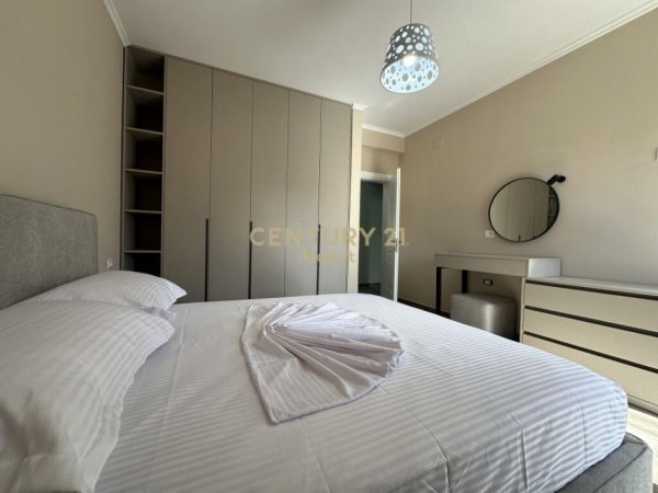 Tirane, jepet me qera Vile 2 Katshe Kati 2, 700 m² 2.000 € (Sauk)