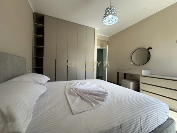 Tirane, jepet me qera Vile 2 Katshe Kati 2, 700 m² 2.000 € (Sauk)