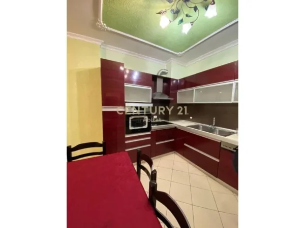 Tirane, jepet me qera apartament 3+1+Aneks+Ballkon Kati 3, 125 m² 600 € (Ali Demi)