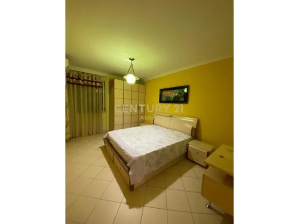 Tirane, jepet me qera apartament 3+1+Aneks+Ballkon Kati 3, 125 m² 600 € (Ali Demi)