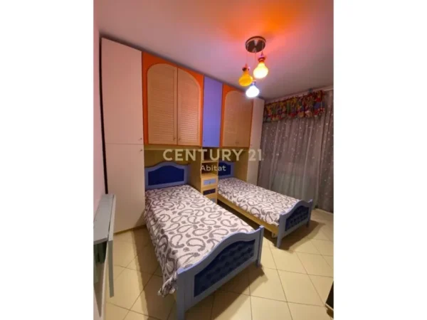 Tirane, jepet me qera apartament 3+1+Aneks+Ballkon Kati 3, 125 m² 600 € (Ali Demi)