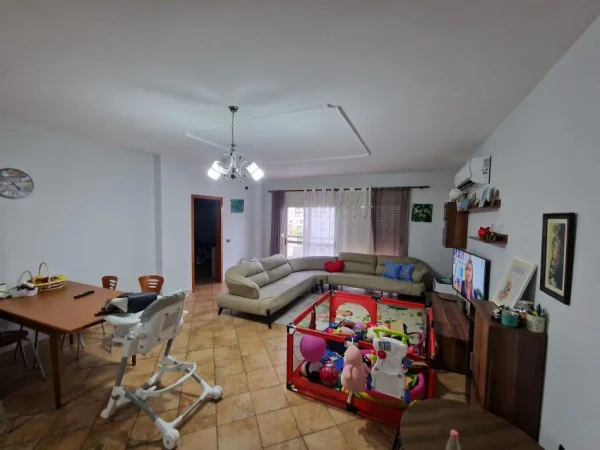 Durres, shitet apartament 3+1+Aneks+Ballkon Kati 7, 157 m² 230.000 € (Rruga Aleksander Goga)