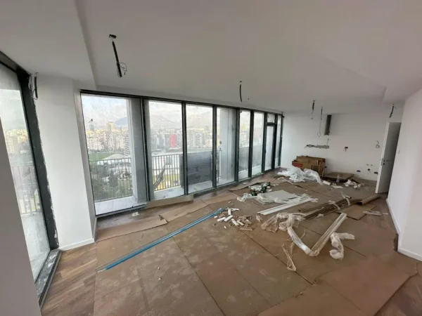 Tirane, jepet me qera ambjent biznesi Kati 9, 120 m² 1.000 € (Liqeni artificial i Tiranes (kompleksi Lake View))