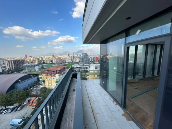 Tirane, jepet me qera ambjent biznesi Kati 9, 120 m² 1.000 € (Liqeni artificial i Tiranes (kompleksi Lake View))