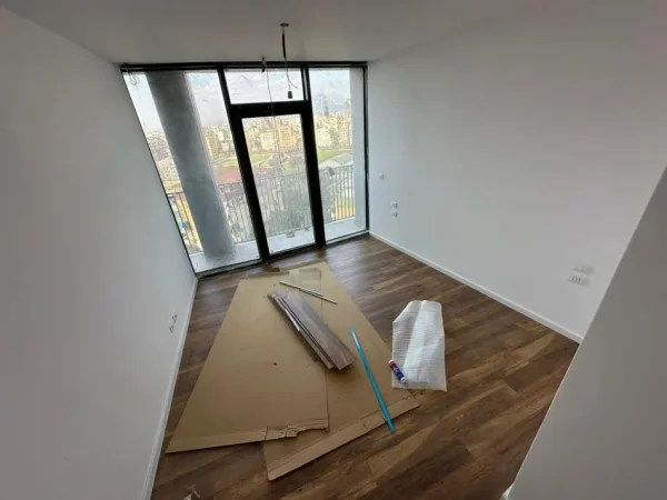 Tirane, jepet me qera ambjent biznesi Kati 9, 120 m² 1.000 € (Liqeni artificial i Tiranes (kompleksi Lake View))