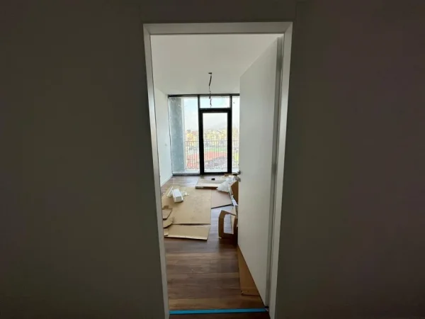 Tirane, jepet me qera ambjent biznesi Kati 9, 120 m² 1.000 € (Liqeni artificial i Tiranes (kompleksi Lake View))