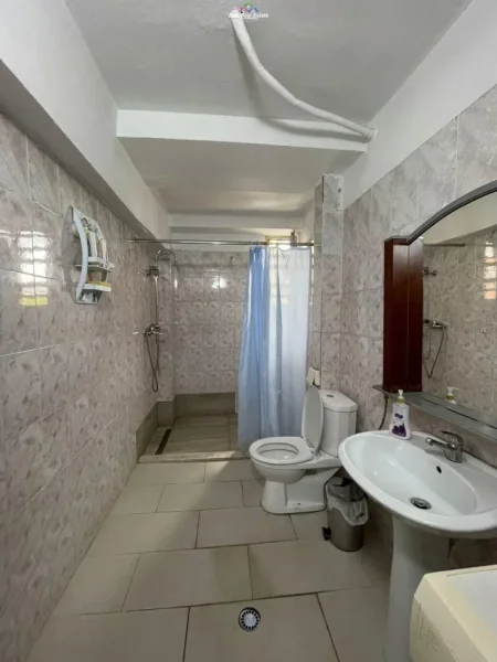 Tirane, jepet me qera apartament 1+1+Ballkon Kati 3, 65 m² 600 € (qender)