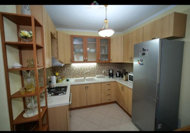 Tirane, jepet me qera apartament 1+1+Ballkon Kati 6, 70 m² 500 € (Jordan Misja)