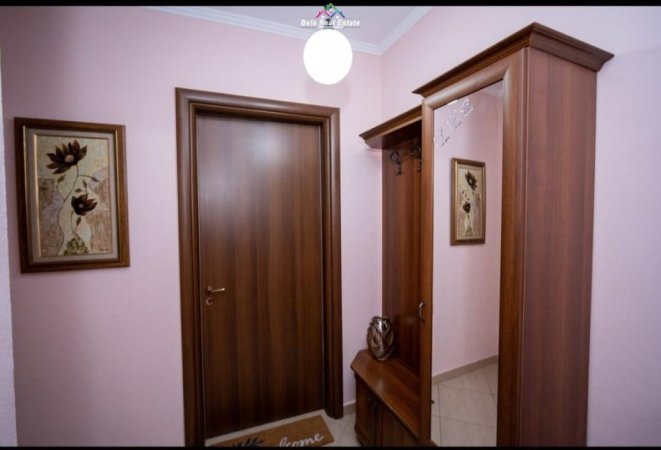 Tirane, jepet me qera apartament 1+1+Ballkon Kati 6, 70 m² 500 € (Jordan Misja)