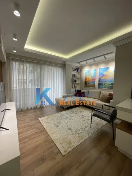 Tirane, jap me qera apartament 2+1+Ballkon Kati 2, 83 m² 750 € (Brryli)