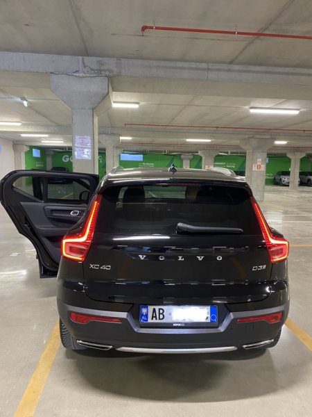 Tirane, shitet  Volvo XC40 Inscription D3 2.0 nafte viti 2020 Nafte, e zeze automatik Klima 93,000 km