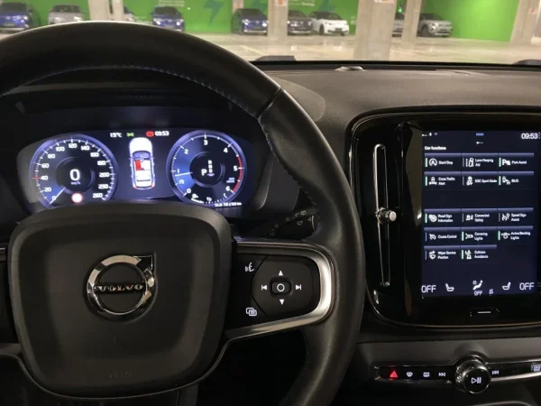 Tirane, shitet  Volvo XC40 Inscription D3 2.0 nafte viti 2020 Nafte, e zeze automatik Klima 93,000 km