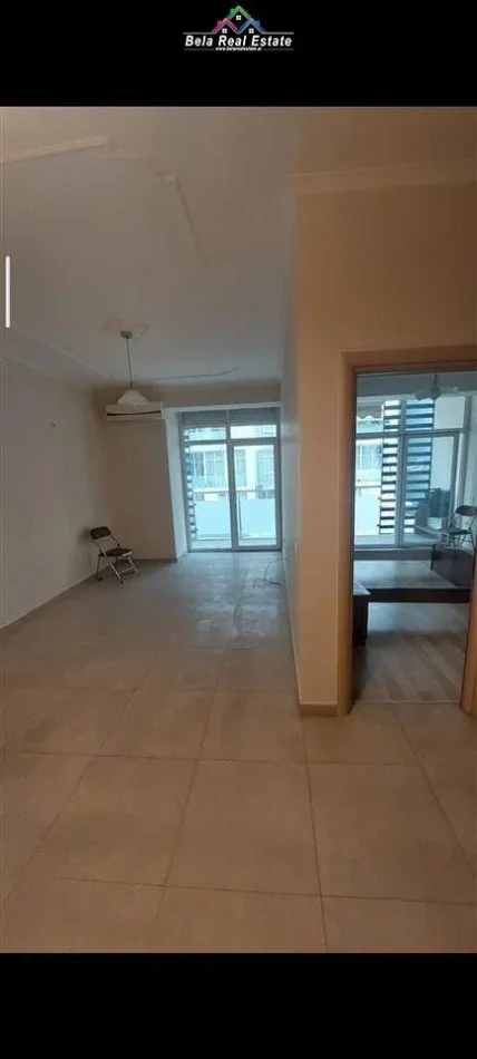 Tirane, jepet me qera zyre Kati 2, 75 m² 660 € (Komuna e Parisit)