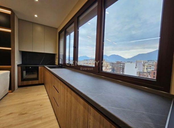 Tirane, jepet me qera apartament 2+1 Kati 8, 117 m² 1.600 € (Rruga e Barrikadave)