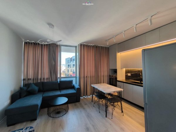 Tirane, jepet me qera apartament 1+1+Ballkon , 55 m² 520 € (ali demi)