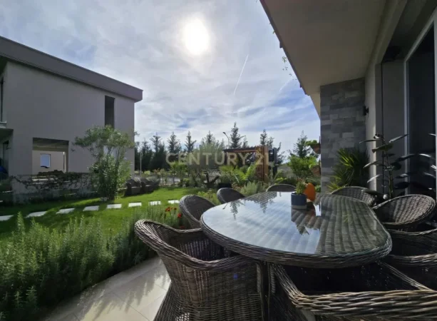 Durres, shitet Vile 3+1 Kati 2, 320 m² 398.000 € (Gjiri I Lalzit)