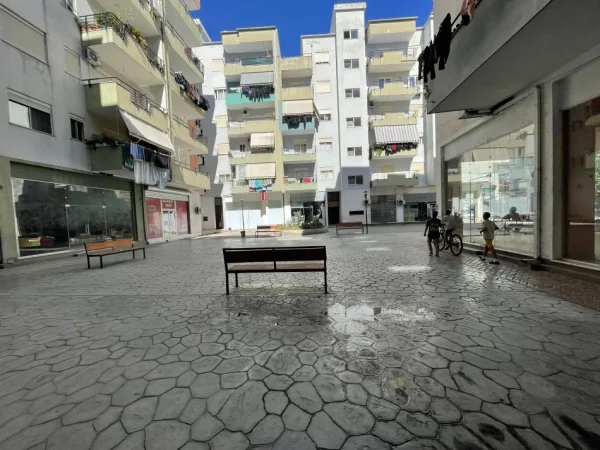 Tirane, shitet dyqan , 57 m² 68.000 € (Ardeno)