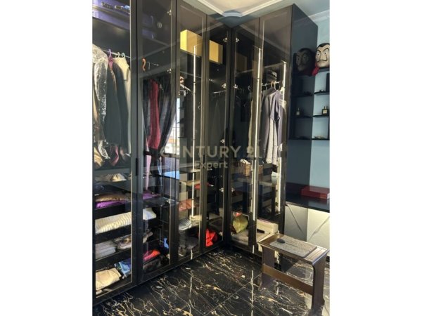 Tirane, jepet me qera apartament 3+1+Aneks+Ballkon Kati 4, 100 m² 650 € (Pazari i Ri)