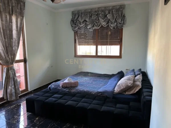 Tirane, jepet me qera apartament 3+1+Aneks+Ballkon Kati 4, 100 m² 650 € (Pazari i Ri)