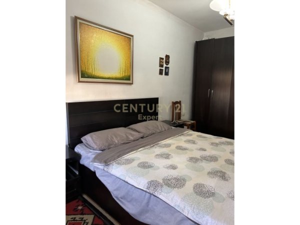 Tirane, jepet me qera apartament 3+1+Aneks+Ballkon Kati 4, 100 m² 650 € (Pazari i Ri)