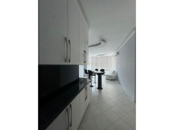 Tirane, jepet me qera apartament 3+1+Aneks+Ballkon Kati 3, 120 m² 800 € (Liqeni i Thate)