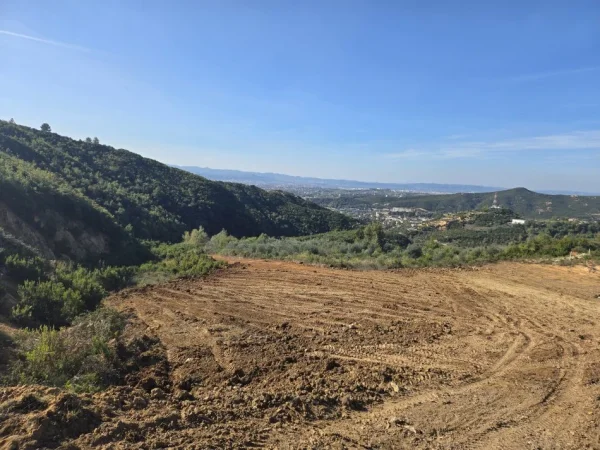 Tirane, jap toke per ndertim , 5.080 m²  (Linze afer Chateau Fassel)