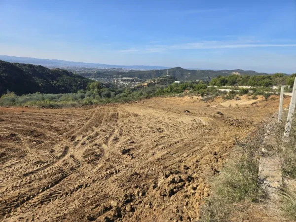 Tirane, jap toke per ndertim , 5.080 m²  (Linze afer Chateau Fassel)