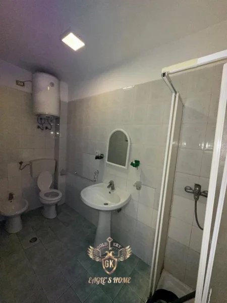 Durres, shes apartament 2+1+Ballkon Kati 5, 57 m² 63.999 € (policia)