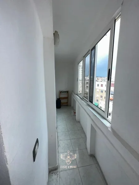 Durres, shes apartament 2+1+Ballkon Kati 5, 57 m² 63.999 € (policia)