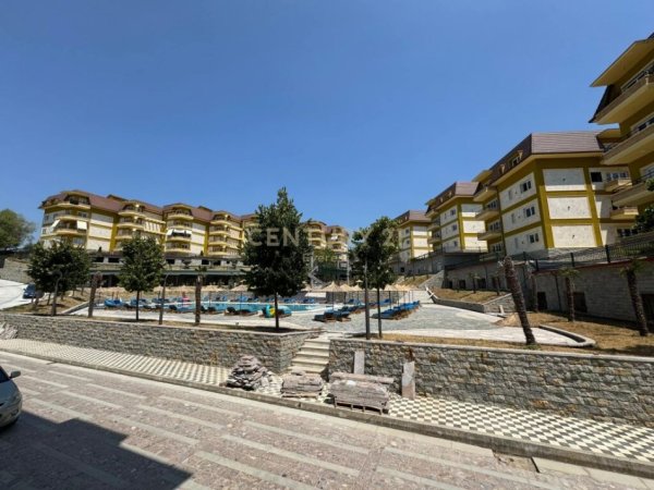 Tirane, jepet me qera ambjent biznesi Kati 4, 1.661 m² 10.000 € (Farke)