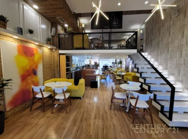 Tirane, jepet me qera bar-kafe Kati 0, 160 m² 2.201 € (Rruga e Dibrës)