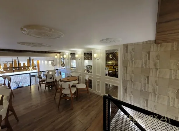 Tirane, jepet me qera bar-kafe Kati 0, 160 m² 2.201 € (Rruga e Dibrës)