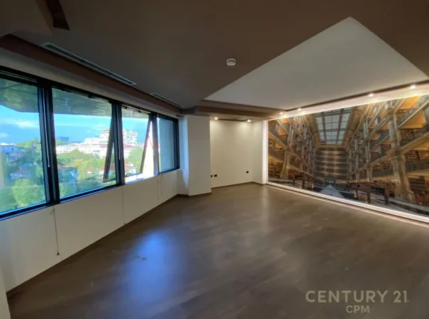 Tirane, jepet me qera ambjent biznesi Kati 5, 104 m² 1.900 € (Ish Blloku)