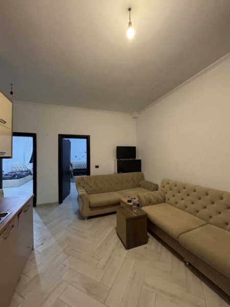 Tirane, jepet me qera apartament 2+1+Ballkon Kati 0, 106 m² 370 € (Rruga Jordan Misja)