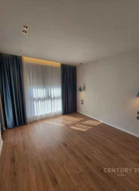 Tirane, shitet apartament 2+1 Kati 3, 117 m² 309.650 € (Kopshti Zoologjik)