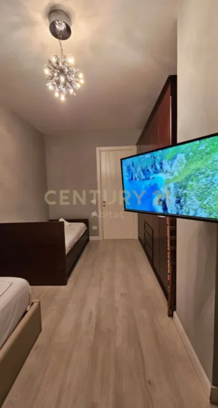 Tirane, shitet apartament 2+1 Kati 1, 112 m² 270.000 € (Rruga Barrikadave)