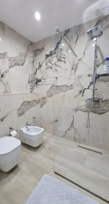 Tirane, shitet apartament 2+1 Kati 1, 112 m² 270.000 € (Rruga Barrikadave)