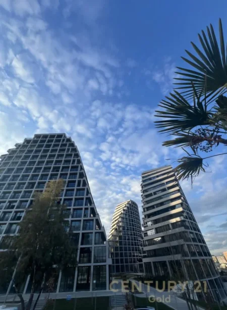 Tirane, shitet apartament Kati 4, 188 m² 565.000 € (Liqeni i Tiranës)