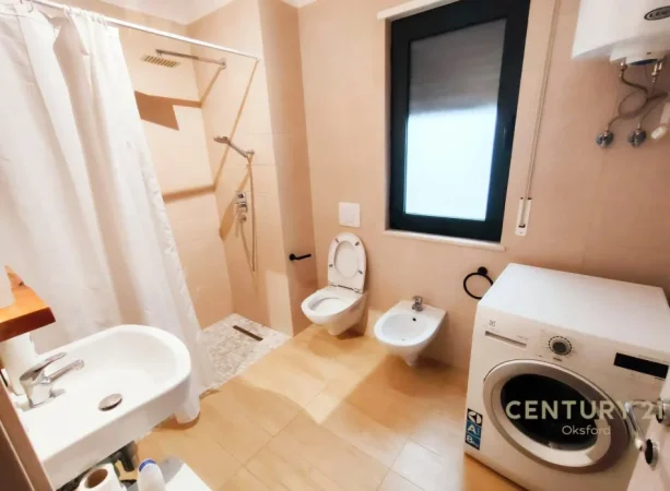 Tirane, shitet apartament 2+1 Kati 3, 107 m² 195.000 € (Unaza e Re)