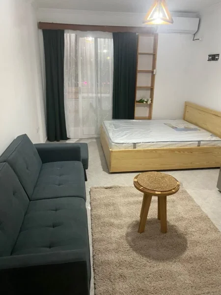 Tirane, jepet me qera apartament 1+1 , 50 m² 400 € (Teodor Keko)