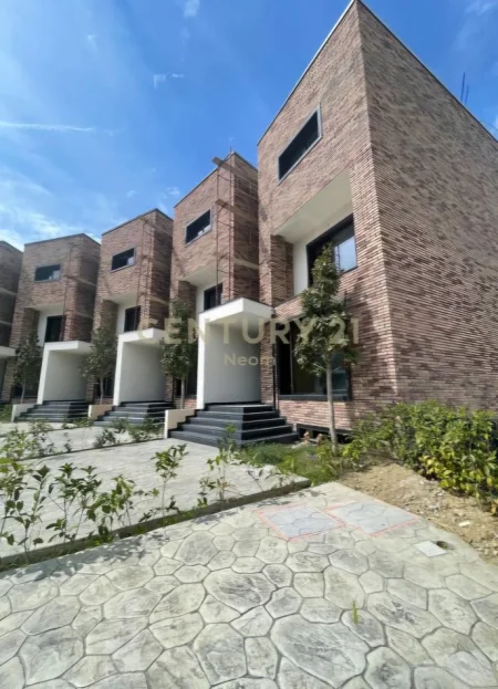 Tirane, shitet Vile Kati 4, 709 m² 620.000 € (Mjull-Bathore)