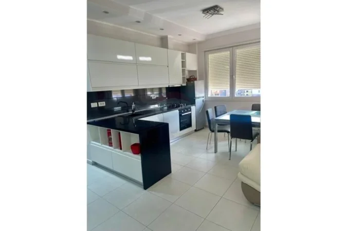 Tirane, jepet me qera apartament 2+1 Kati 7, 90 m² 650 € (Apartament 2+1+2 tek ish tregu elektrik)