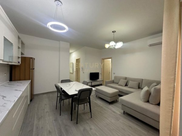 Tirane, jap me qera apartament 2+1+2 , 97 m² 700 € (Liqeni i Thatë)