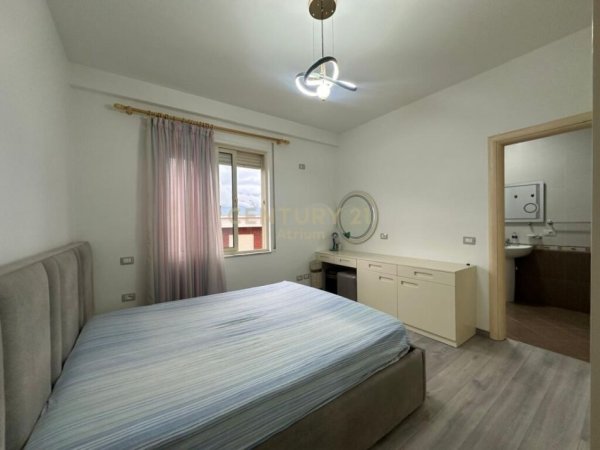 Tirane, jap me qera apartament 2+1+2 , 97 m² 700 € (Liqeni i Thatë)