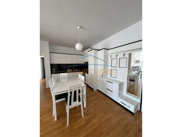 Tirane, jap me qera apartament 2+1 Kati 4, 113 m² 800 € (KOPSHTI BOTANIK)