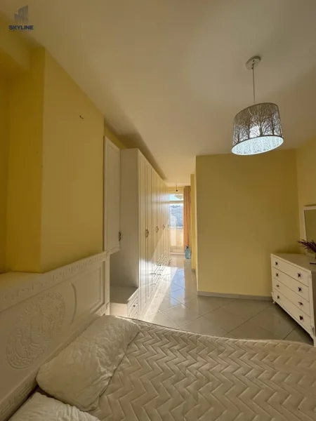 Tirane, jepet me qera apartament 2+1 Kati 5, 400 € (Astir)