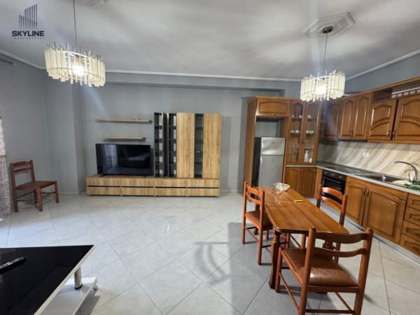 Tirane, jepet me qera apartament 2+1 Kati 5, 400 € (Astir)