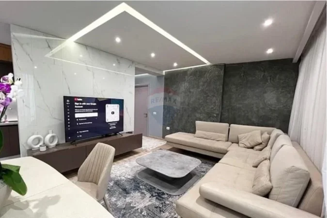 Tirane, jepet me qera apartament 2+1 , 110 m² 1.000 € (Pazari i Ri - Rruga e Barrikadave)
