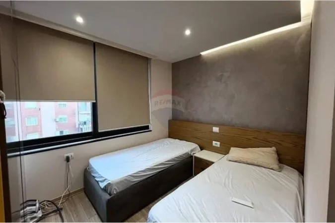 Tirane, jepet me qera apartament 2+1 , 110 m² 1.000 € (Pazari i Ri - Rruga e Barrikadave)